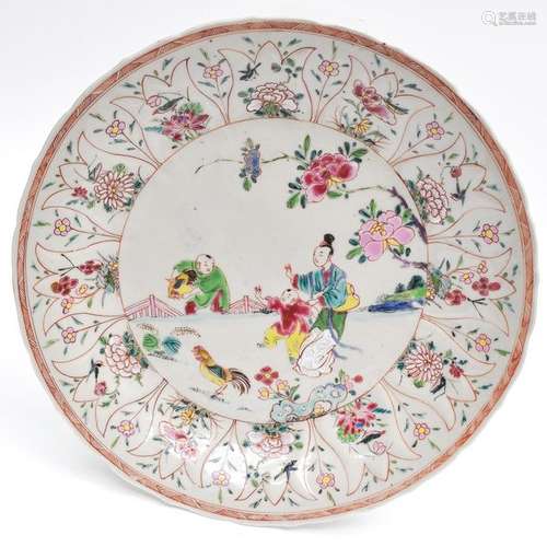 A Famille Rose Decor Plate