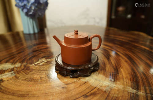 A CHINESE PURPLE CLAY TEAPOT OF 紫砂壶“步步高升”
