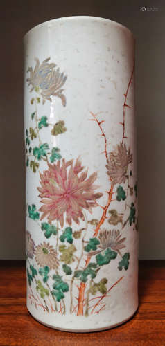 A CHINESE OLD FAMILLE ROSE PORCELAIN ANTIQUES 清代 粉彩瓷帽筒