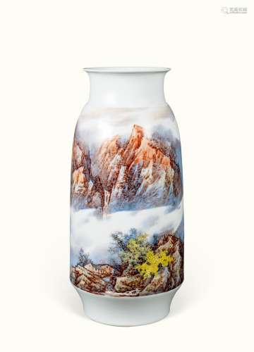 龚循明 2010年（庚寅年） 山村如图画·粉彩瓷瓶