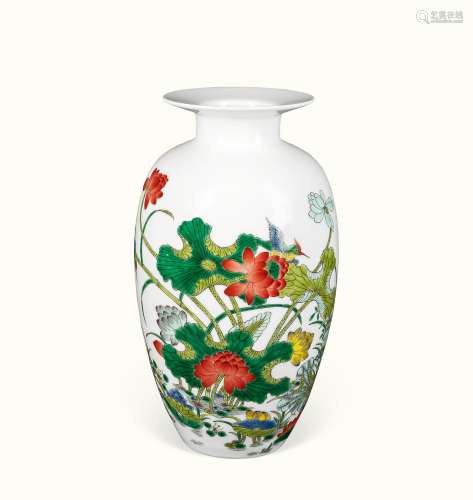 陈淑娟 2010年（庚寅年） 古彩花卉瓷瓶