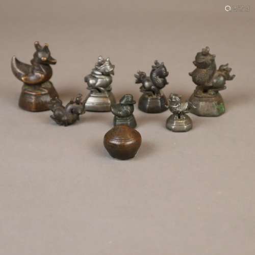 Acht Opiumgewichte - Burma und Laos, teils Bronze,…