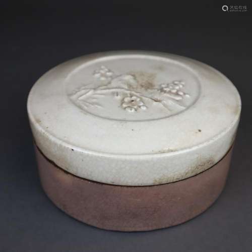 A White-Glazed Lidded Box/ ink catridge - China, M…