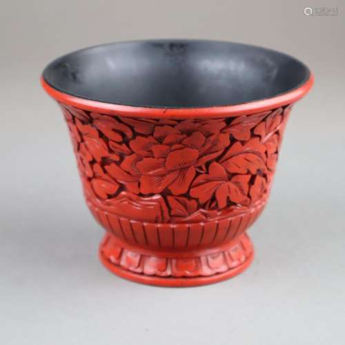 Foot cup - China, Qing dynasty, outside red lacque…