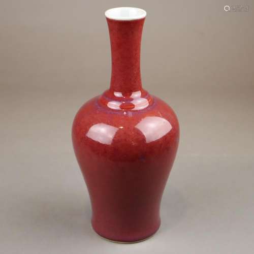 A sangue de boeuf vase - China, the elegantly pott…