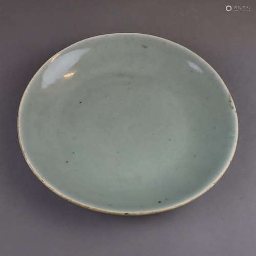 Celadon plate - China, Qing dynasty, round plate w…