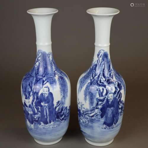 Pair of blue-and-white vases - China 20th century,…