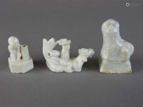 Three Chinese export porcelain pieces, Qing dynasty 18yh/19th century, comprising; a whistle