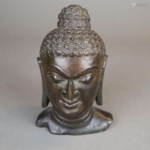 Small Buddha head - stone sculpture, India, fine f…