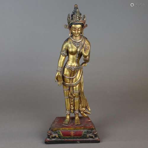 Stehende Tara - Tibet, Kupferbronze vergoldet, app…