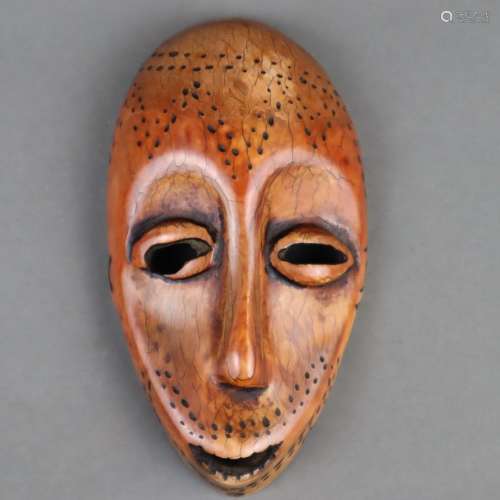 Kleine Maske - Benin, um 1930, Elfenbein, geschni…