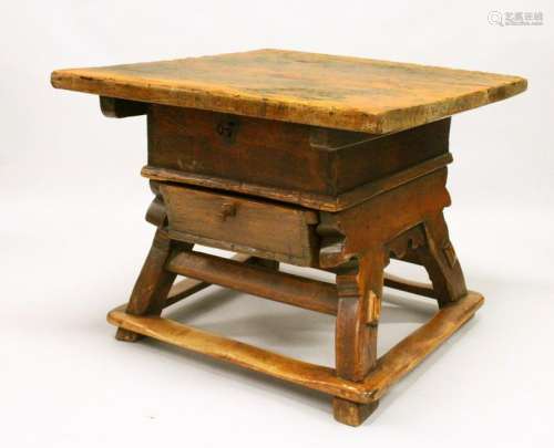 AN UNUSUAL EARLY 18TH CENTURY CONTINENTAL FRUITWOOD AND