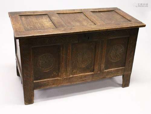 AN 18TH CENTURY OAK COFFER, with triple panelled top