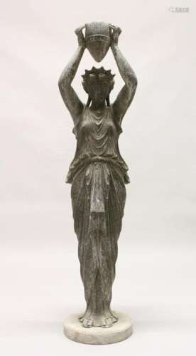 A 20TH CENTURY CAST SPELTER FIGURE OF A CLASSICAL LADY,