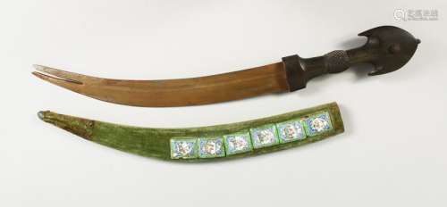 A RUSSIAN KINDJAL, 20TH CENTURY, with carved horn
