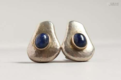 A PAIR OF LALAOUNIS SILVER LAPIS EARRINGS.