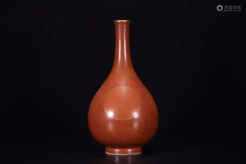 清代大清雍正年制款红釉金彩胆瓶