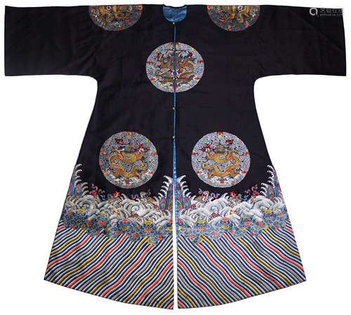 Early Daoguang Period Embroidered Silk Robe, 1821-1850