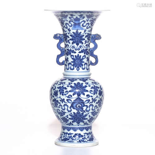 A Chinese Blue and White Porcelain Vase