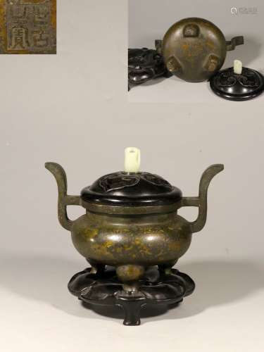 A Chinese Bronze Incense Burner with Carved Zitan Cover and Shoushan Handle