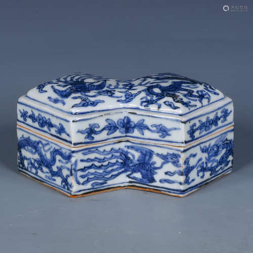 A Chinese Blue and White Porcelain Box with Cover