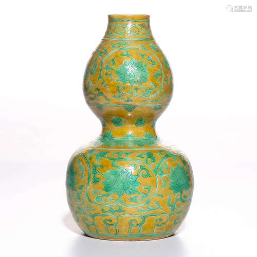 A Chinese Yellow Ground Green Glazed Porcelain Double Gourd Vase