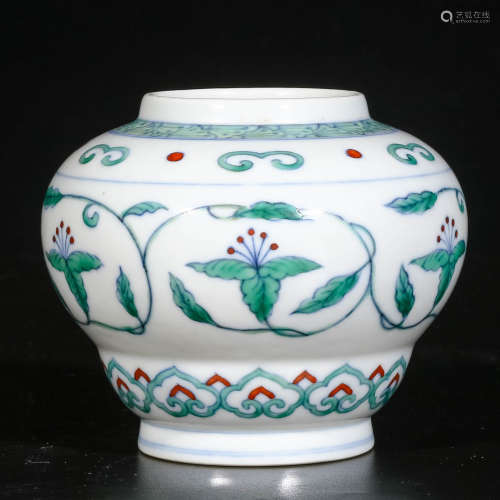 A Chinese Dou-Cai Glazed Porcelain Jar