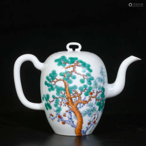 A Chinese Dou-Cai Glazed Porcelain Tea Pot