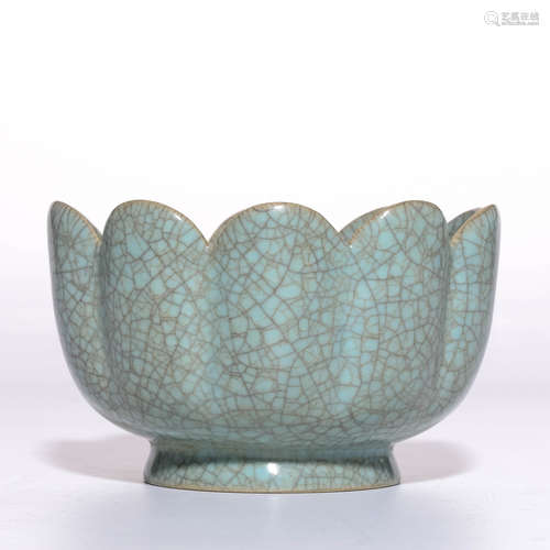 A Chinese Ru-Type Glazed Porcelain Bowl