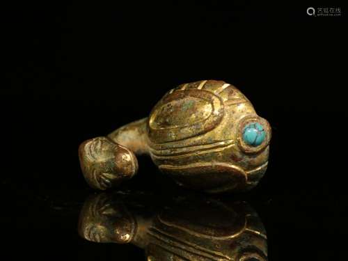 A Chinese Gilt Bronze Hook with Turquoise Inlaid