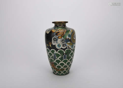 Enamel vase with colorful drogon pattern