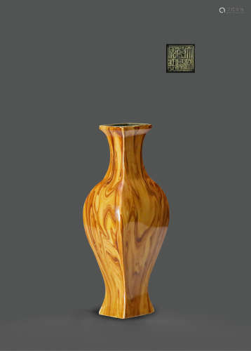 清 仿木纹釉方瓶 H:29.4cm