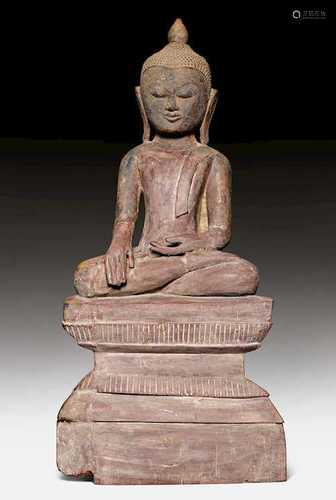 SITZENDER BUDDHA.