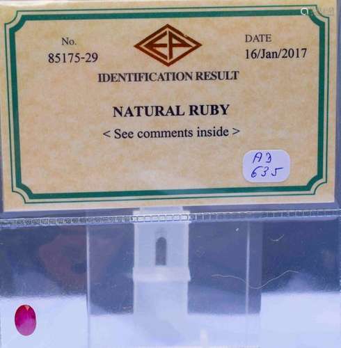 Rubis \nSous certificat un rubis ovale NATUREL de b…