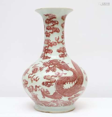 Vase porcelaine Rouge de fer \nVase de forme Yuhuch…