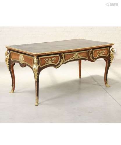 Bureau plat double face marqueté modele Louis XV d…