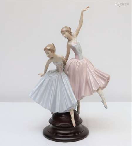 Porcelaine danseuse Lladro \nEn porcelaine représen…