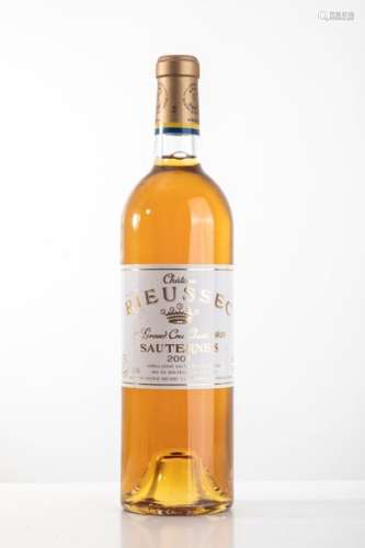 Lot comprenant: 1 bouteille CHÂTEAU RIEUSSEC, Saut…