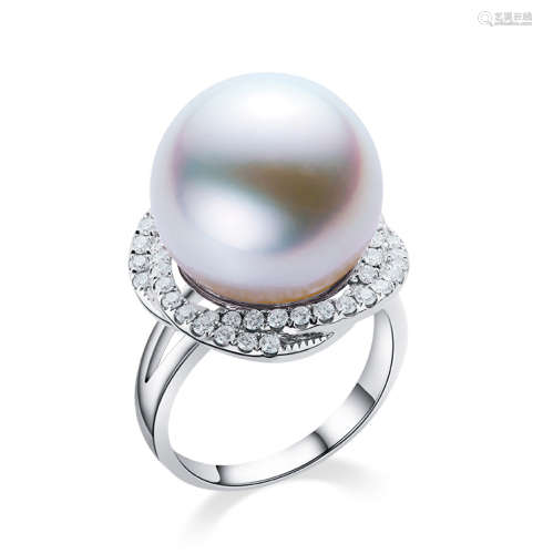 白色南洋珍珠配钻石戒指