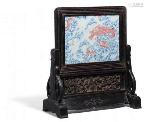 TABLE SCREEN WITH DRAGON AND CLOUDS. China. Qing dynasty. Guangxu period (1875-1908). [...]
