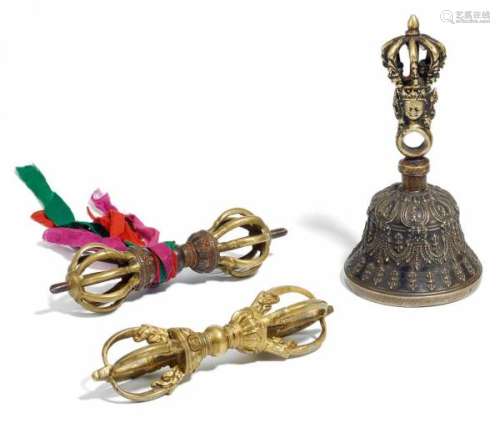 GANTHA BELL AND TWO VAJRA. Tibet/Nepal. 18th-20th c. Bronze with gilding and iron. [...]