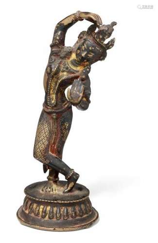 A Nepali patinated bronze figure of a dancing Tara. Nepal, 15th-16th century. Weight [...]