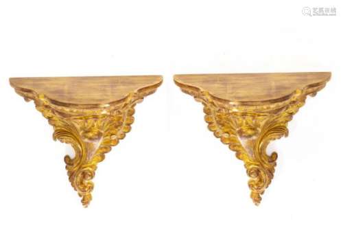 Paire de sellettes en bois doré de style baroque - Paire de sellettes en bois doré [...]