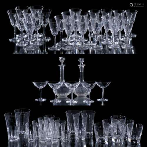 Service de verre en cristal inspiré du modèle Harcourt de Baccarat - Service de [...]