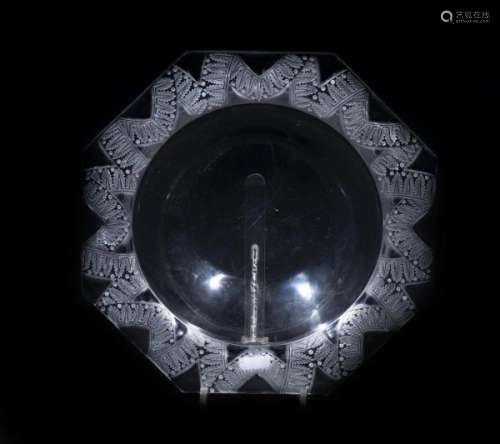 Lalique France, plat creux en cristal moulé - Lalique France, plat creux en cristal [...]