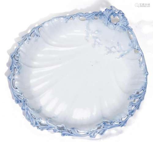 Coquille Belle Époque en porcelaine bleu et blanche - coquille Belle Époque en [...]