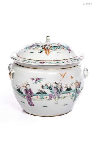 Pot avec couvercle en porcelaine de Chine à décor en famille rose - Pot avec [...]