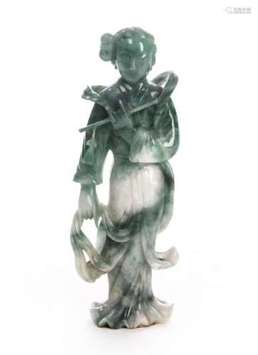 Statuette en jadéite d'une Meiren 梅人 représentant une musicienne - Statuette en [...]