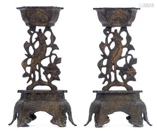 Paire de bougeoirs en bronze d'époque Ming 明朝 - Paire de bougeoirs en bronze [...]