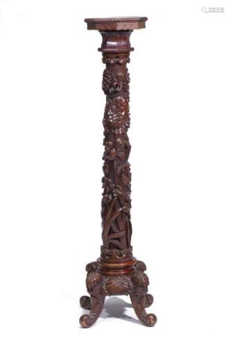colonne sellette en bois dur sculptée de motifs floraux de Malaisie - colonne [...]